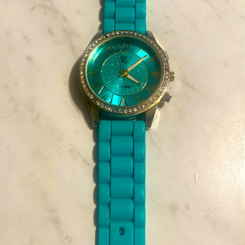 Lightweight water resistant Analogue watch